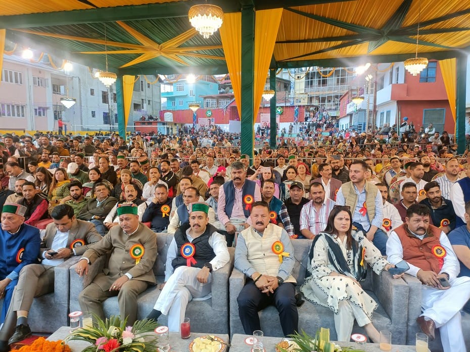School children enthralled the audience on the first day of the state level fair