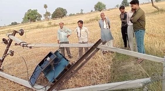 Due to storm, rain and hailstorm, electricity remained off overnight, life was disrupted