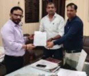 Councillors submitted a memorandum demanding opening of the registry of legalized colonies