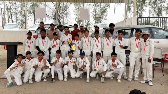Fatehabad zone won the cricket trophy by defeating Tohana in Under-11 and 14