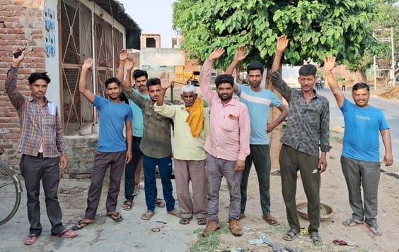 Demonstration held in Ambiyapur regarding waterlogging and dirt