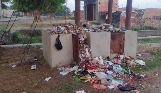 Garbage scattered everywhere, drains choked, how can the communicable disease campaign be successful