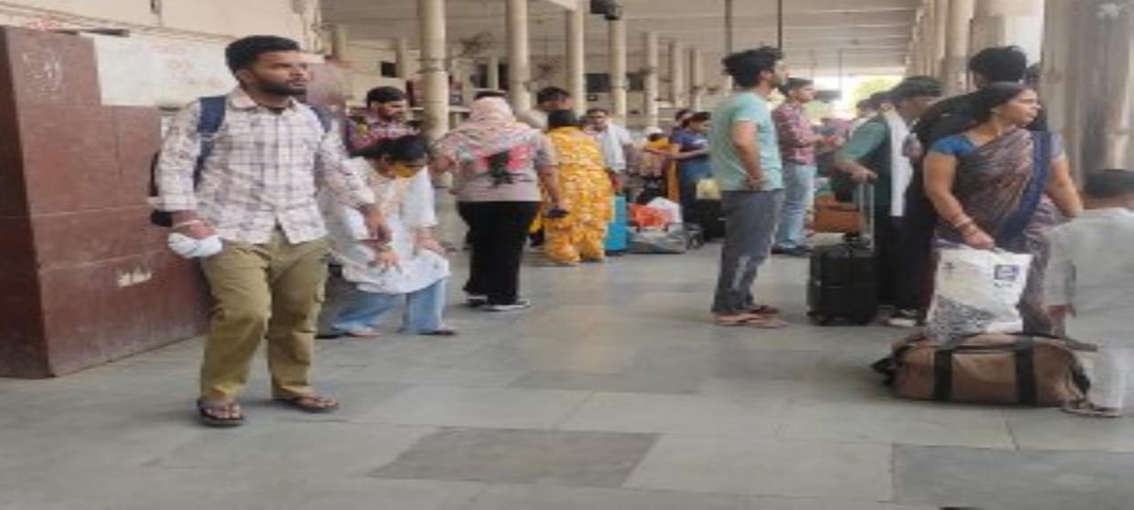 Buses went to Uchana, passengers remained helpless for hours