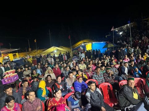 Audience danced to the song Banki Padosane in Galu Mela