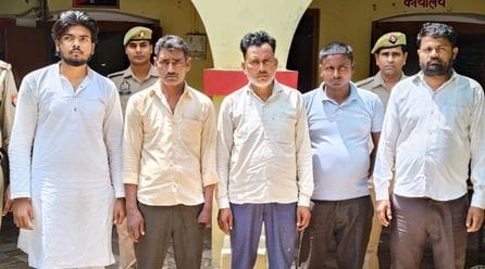 Five youths arrested with 800 grams of opium