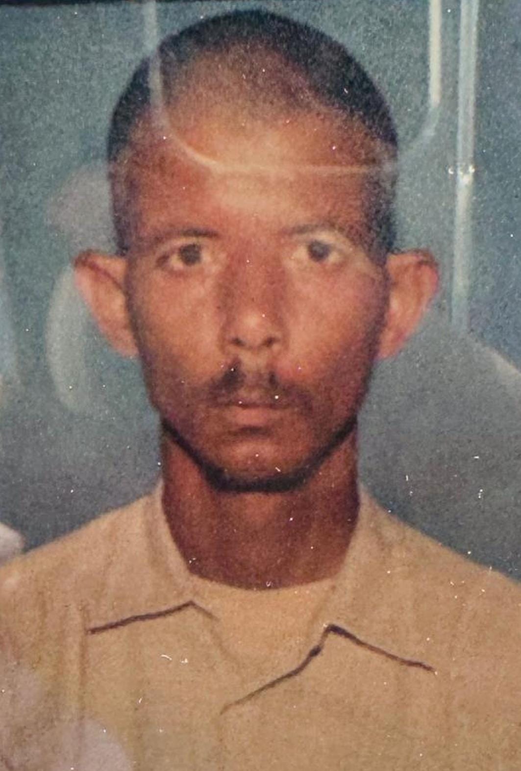 A palledaar carrying a sack was hit by a vehicle loaded with wheat and died