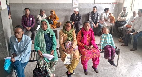 Five OPDs locked in Jogindernagar hospital, patients troubled