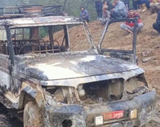 Bolero caught fire, four burnt to death, two injured