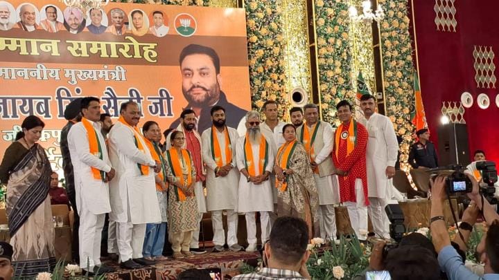 Shock to AAP... Five councillors of Zirakpur Municipal Council join BJP