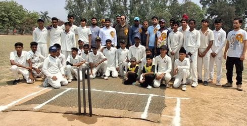 Puwaiyan defeated Hardoi team by 142 runs