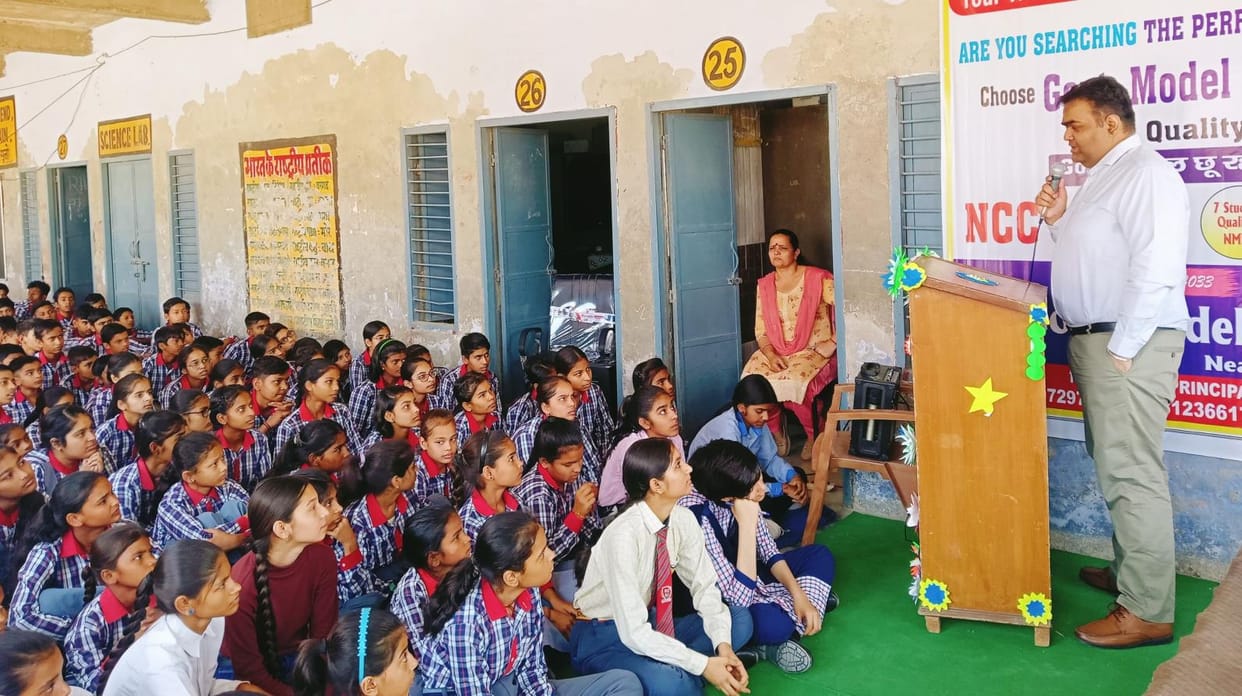 Students should give priority to positive changes in education according to the times: Munish Sharma