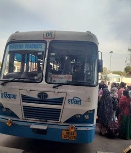 Glass of Jaipur-bound roadways bus broken, scuffle with conductor