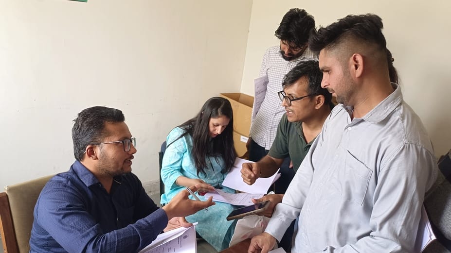 Crowd of applicants for admission in RTE, 1589 seats in nursery