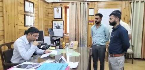 Oxygen plant operators have been working for three months without extension of service