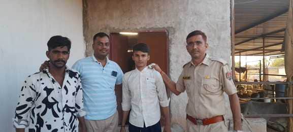 आरोपी पुलिस के कब्जे में