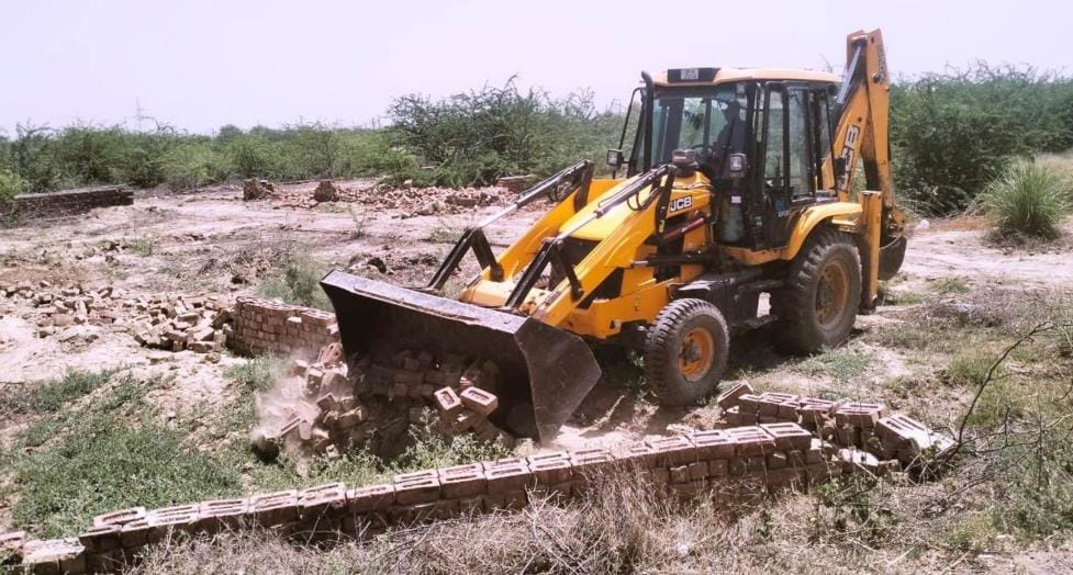 City planner removed illegal construction from Bhiwani-Gujrani road