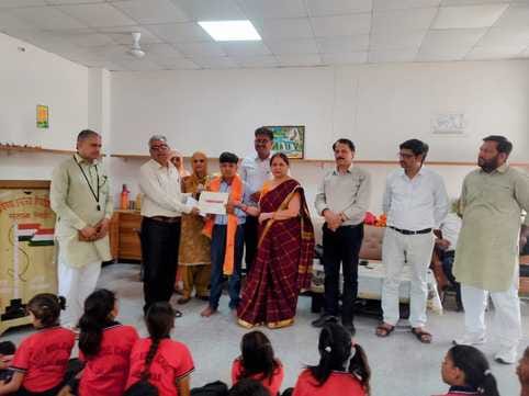Student Vishal secured first position in the state in Anknaad competition.