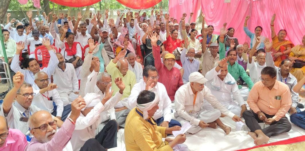 Retired employees demonstrated, the picture of Saiduwa pond will change