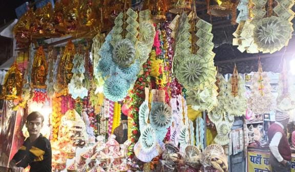 Demand for crisp notes increased during wedding season, shortage in banks, bundles available outside