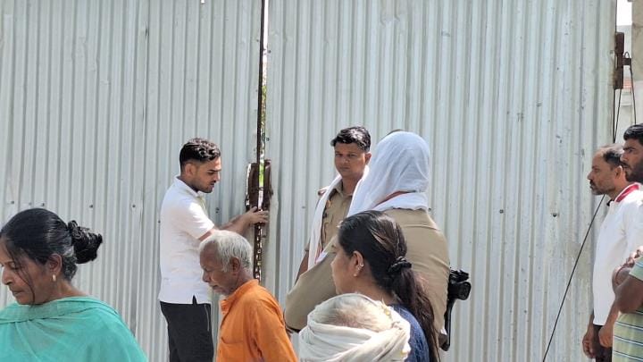 Attempt to occupy land on Sugar Mill Road, doors and walls broken