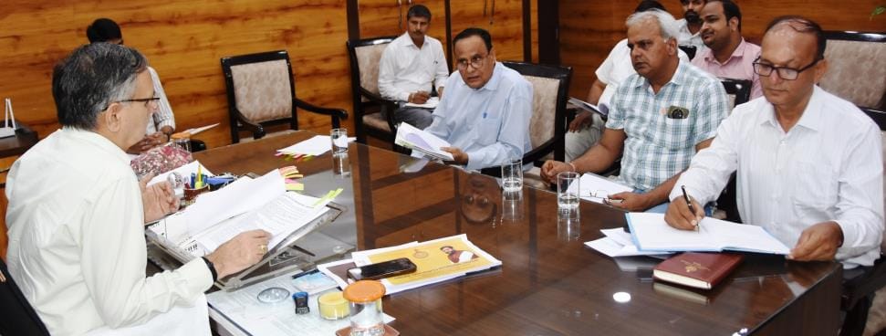 Make youth and self-help groups aware about fish farming: DC