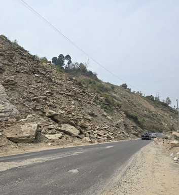 The condition of Mandi-Panho NH is bad, falling stones from the hill are a big danger