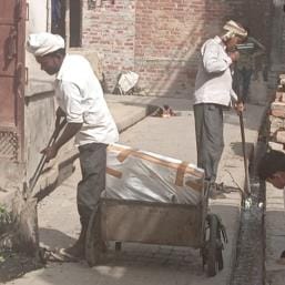 Nagar Panchayat busy in cleaning the silt of drains