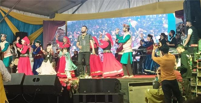 Cultural evening of Rohru fair decorated with songs of singer Kuldeep and Neha