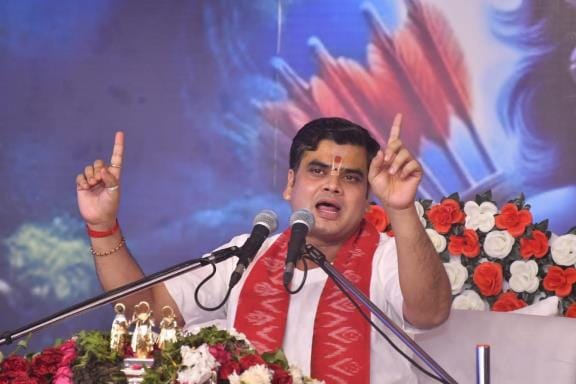 Brothers like Laxman and Bharat cannot be found in the world: Shantanu Maharaj