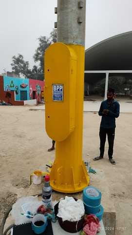 Street light pol