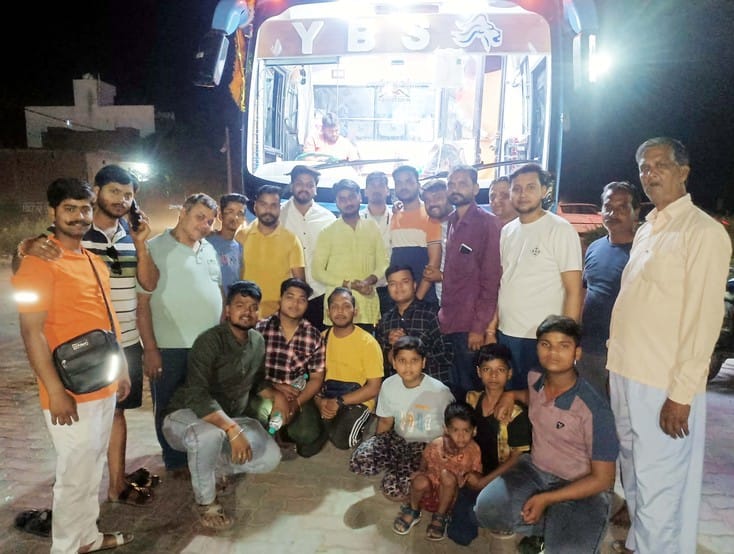 A group of devotees left for Khatu Shyam