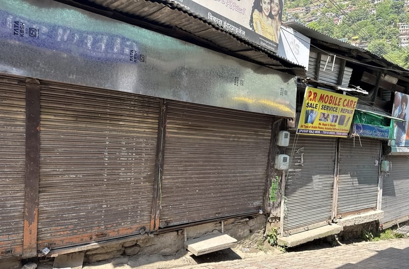 Patlikuhal echoed with slogans of 'Down with Pakistan and terrorism'