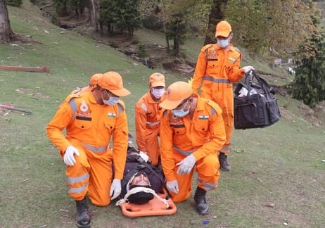 Tourists trapped in ropeway trolleys rescued due to technical fault