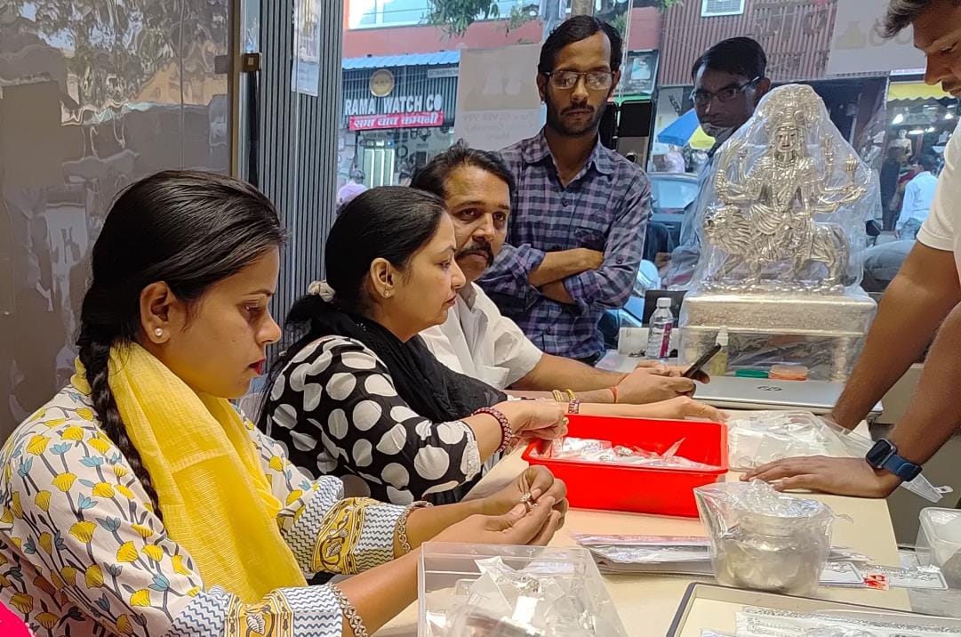 Gold price crossed Rs 1 lakh but bullion market still expects good business