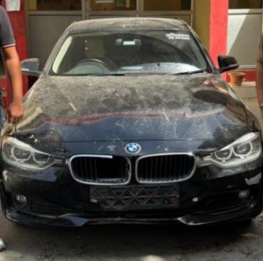 BMW car found parked near Hazratganj police station, driver absconding