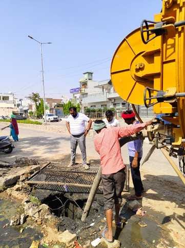 The sewerage line which was closed in Model Town area got started