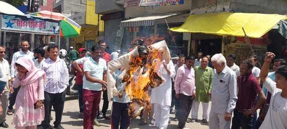 Effigy of Pakistan and terrorism burnt in protest against terrorist attack