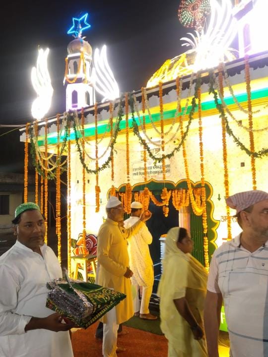 Prayers for peace were offered at the Urs of Khwaja Fakhruddin Shah Chishti, langar was organised