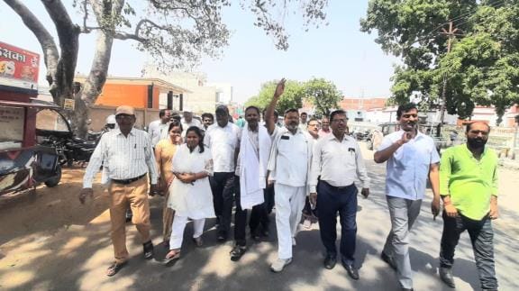 Lawyers took to the streets in protest against the construction of the sub-registrar office