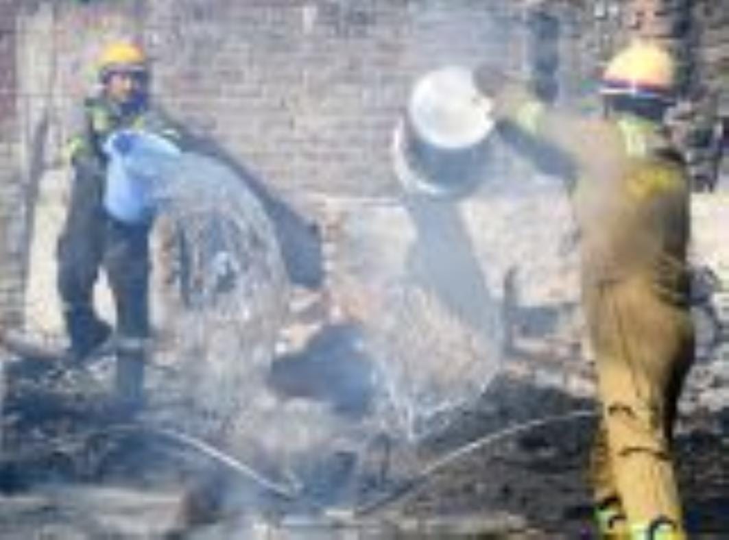 40 huts caught fire, many families became homeless