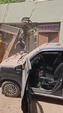 shivpuri-A heavy object fell from the sky, an explosion occurred in the house, the house was damaged