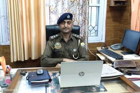 Bhoranj police station in-charge adopted Bharedi and Mahal schools