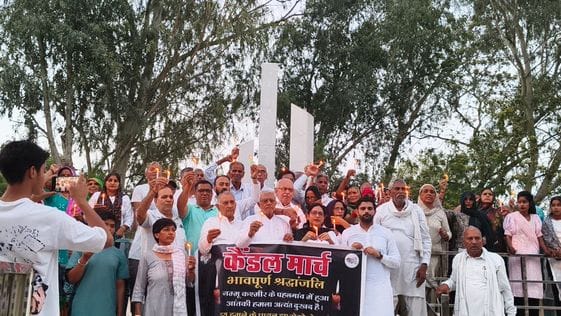 Tribute was paid to the dead by taking out a candle march