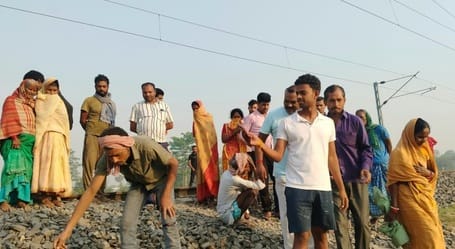 Bettiah bihar news young man dies after being cut by train police investigation today news bettiah in hindi