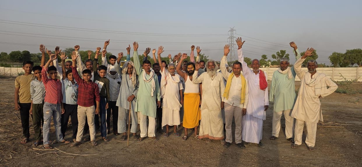 Protest against land mafia's occupation of Roop Kund's land, work stopped