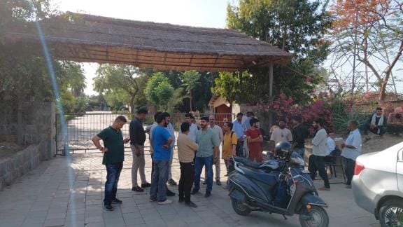 Nagar Nigam sealed Hotel North Park