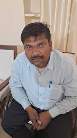 रोजगार सहायक चंद्र प्रकाश गुप्ता।