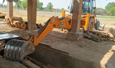 Illegal saw machines were demolished with bulldozers