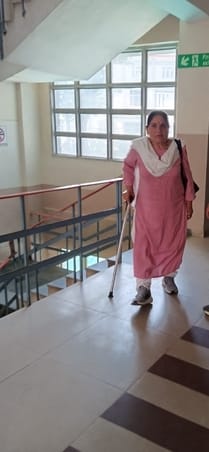 The lift of the District Magistrate's office is not working, people are troubled