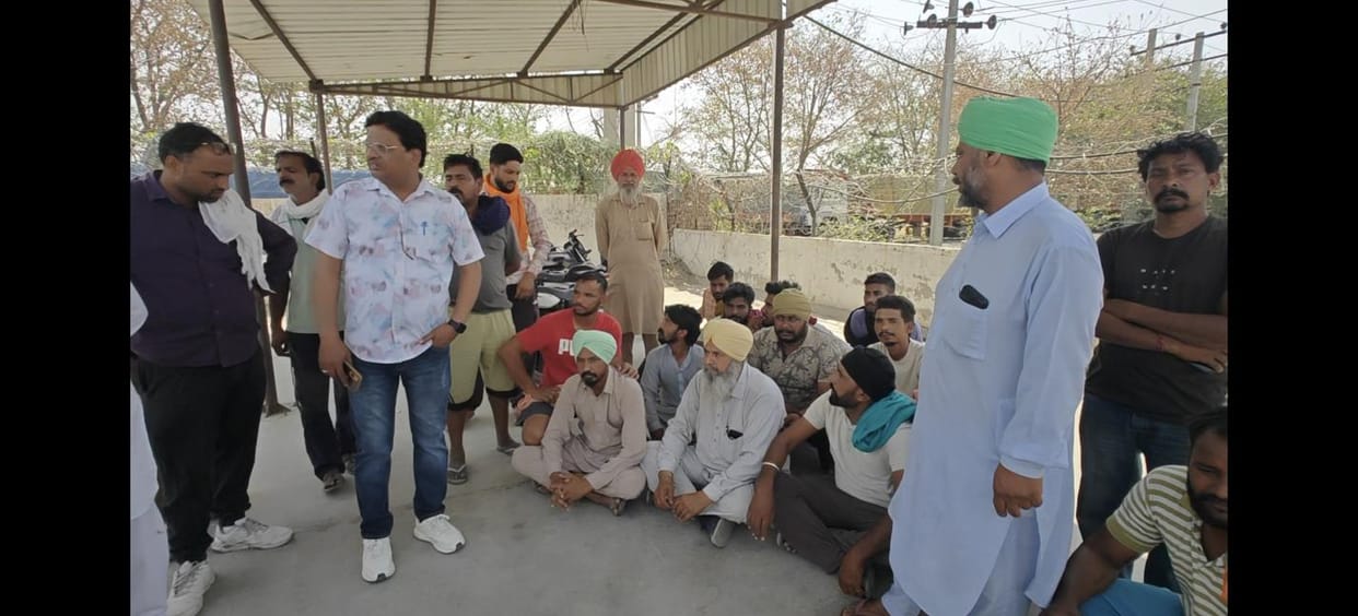 Wheat bags stolen from trucks, drivers staged a sit-in protest, warehouse manager gave assurance